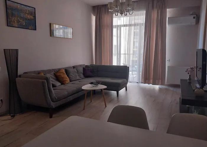 Sol\'S M2 White Modern Apartments